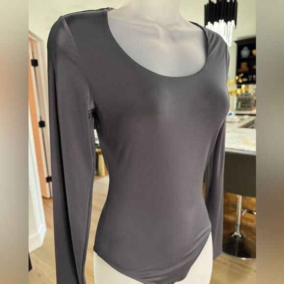 Express Body Contour Scoop Neck Long Sleeve Thong Bodysuit, Gray. Size XS - Picture 3 of 10